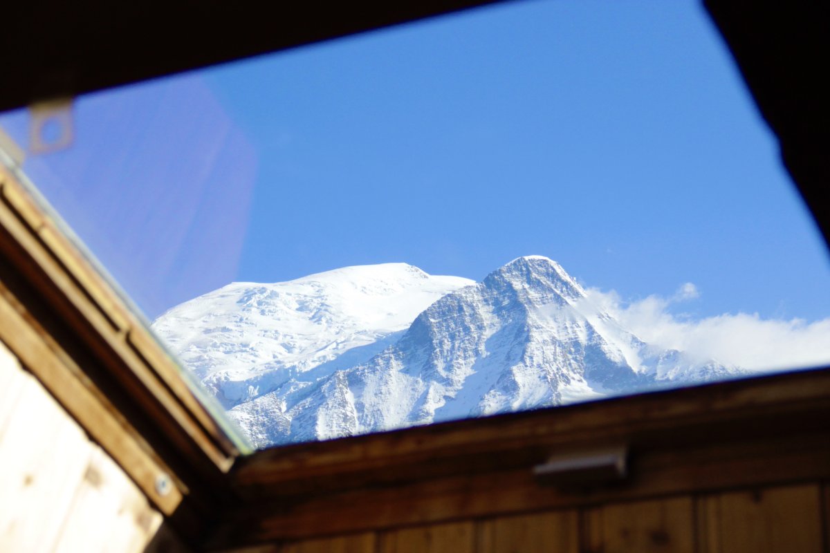 Mont-Maudit vu depuis le chalet / Mathieu Dupin